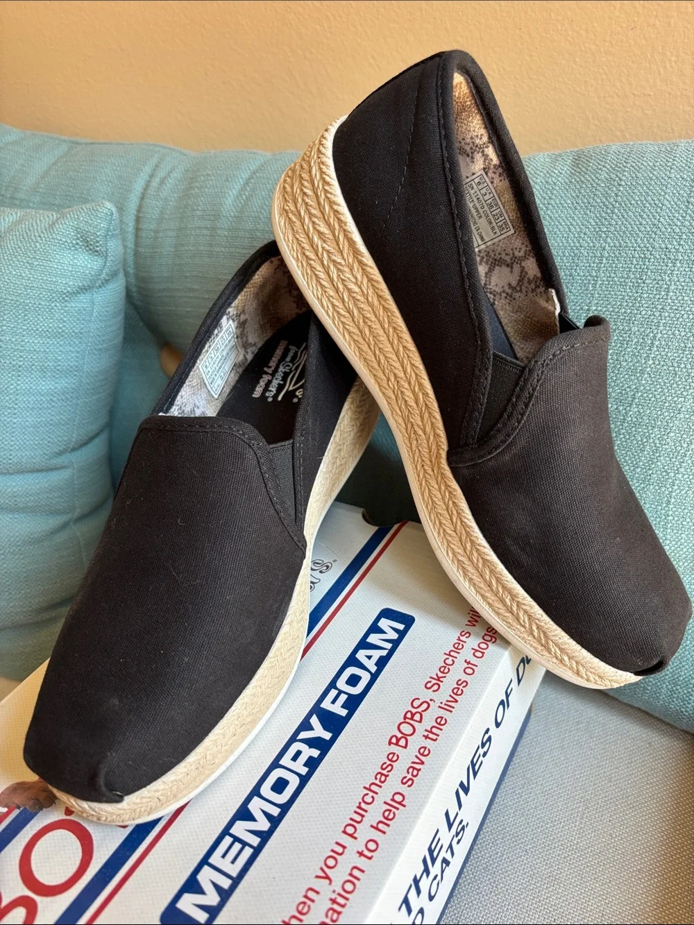 LIKE NEW BOBS from SKECHERS Wedge Espadrille, Size 6, Black, Worn Once, Comfy!